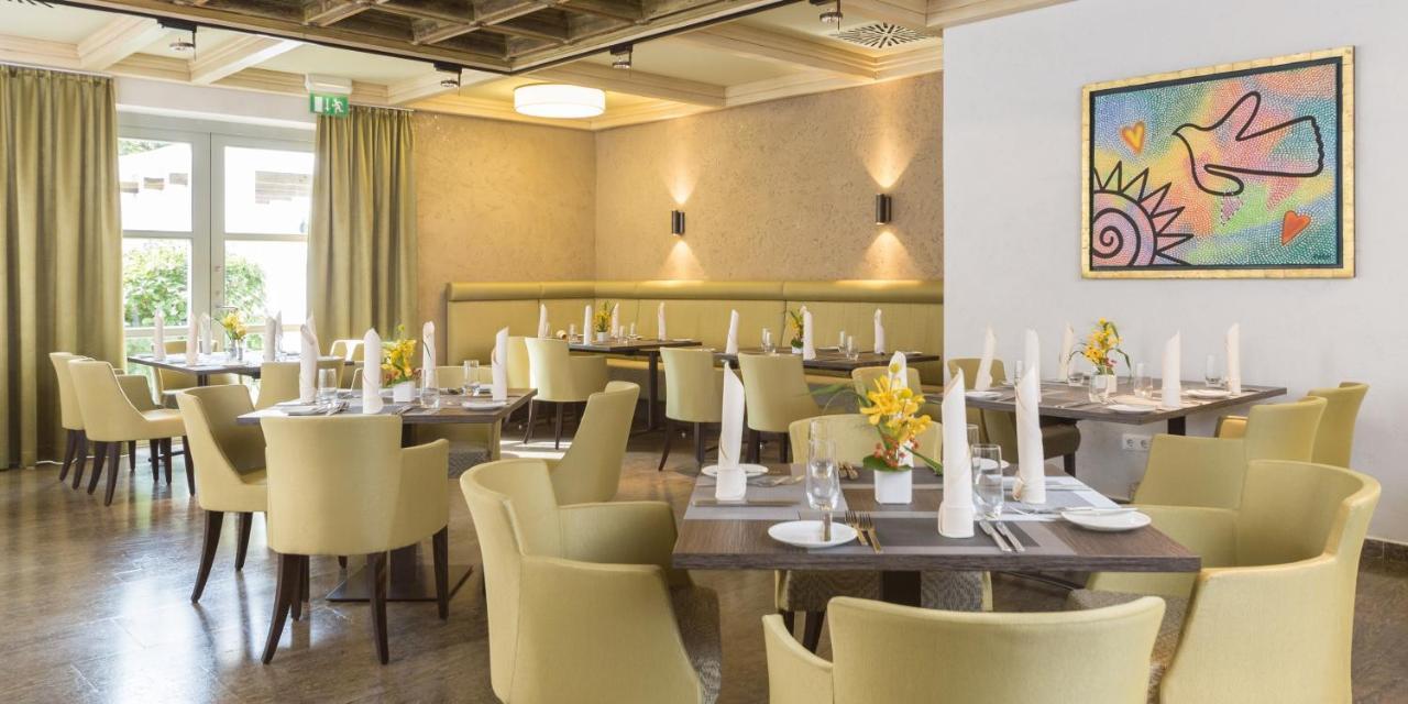 Hotel Herzogspark แฮร์โซเกนเอารัค ภายนอก รูปภาพ