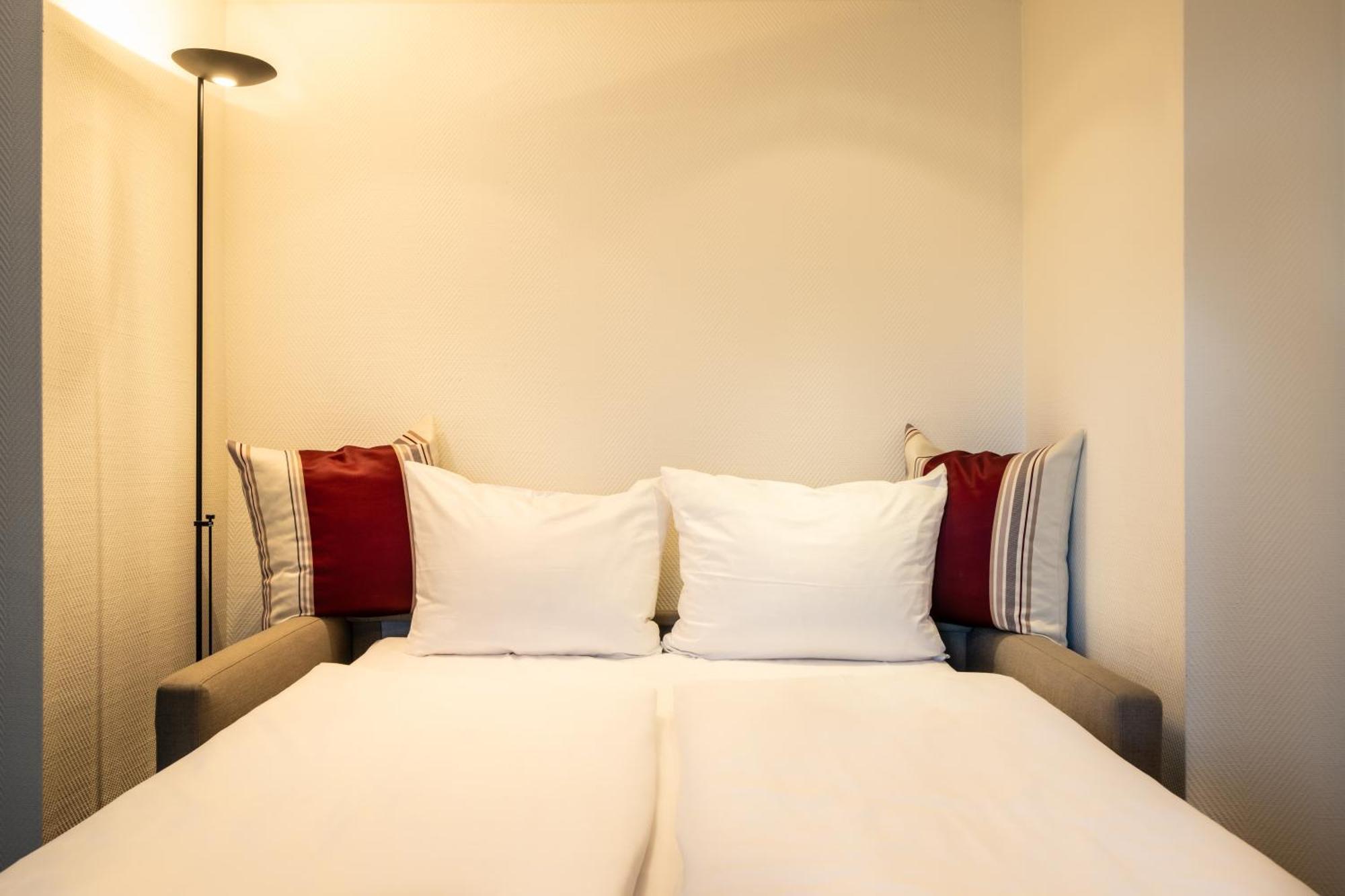 Hotel Herzogspark แฮร์โซเกนเอารัค ภายนอก รูปภาพ