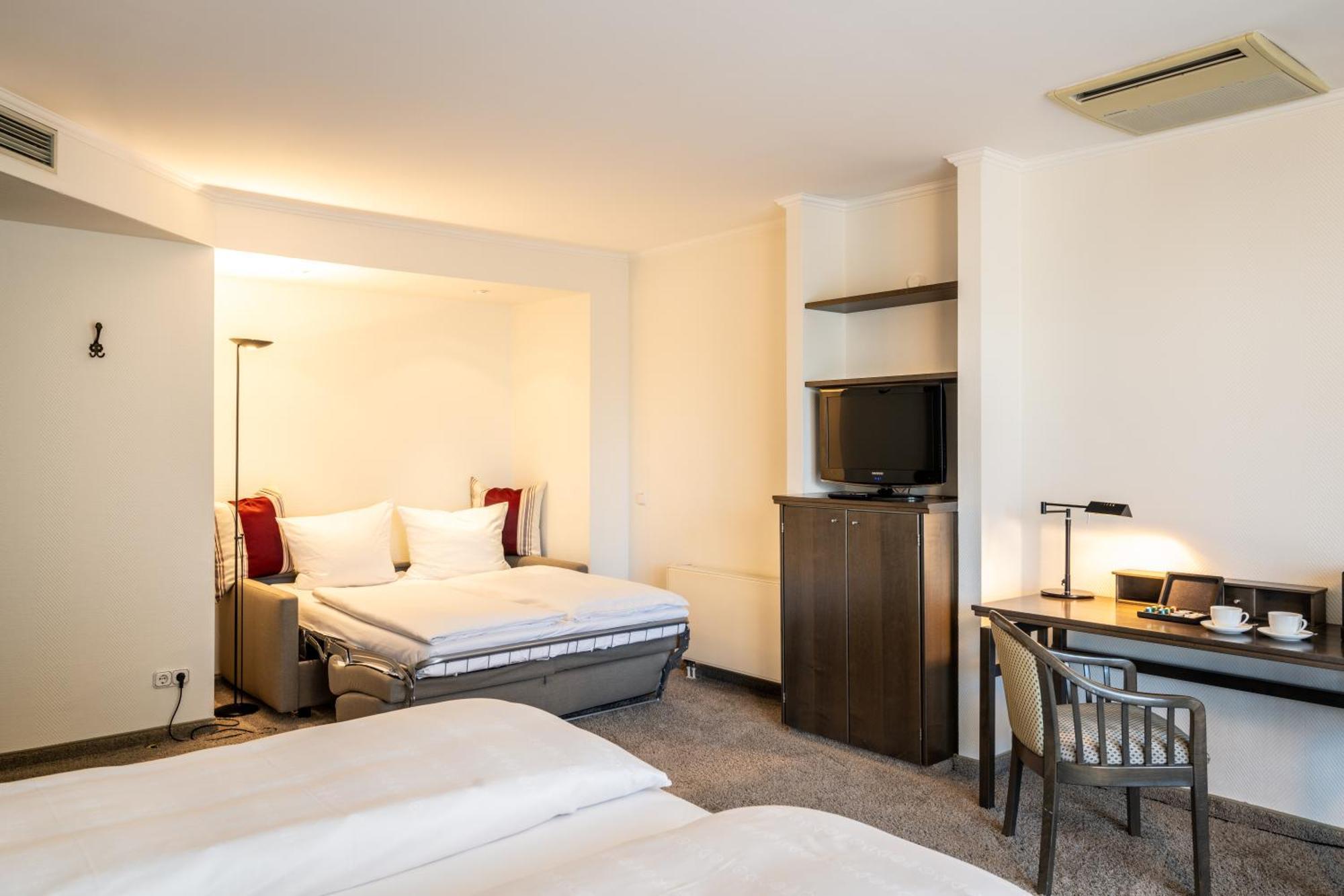 Hotel Herzogspark แฮร์โซเกนเอารัค ภายนอก รูปภาพ