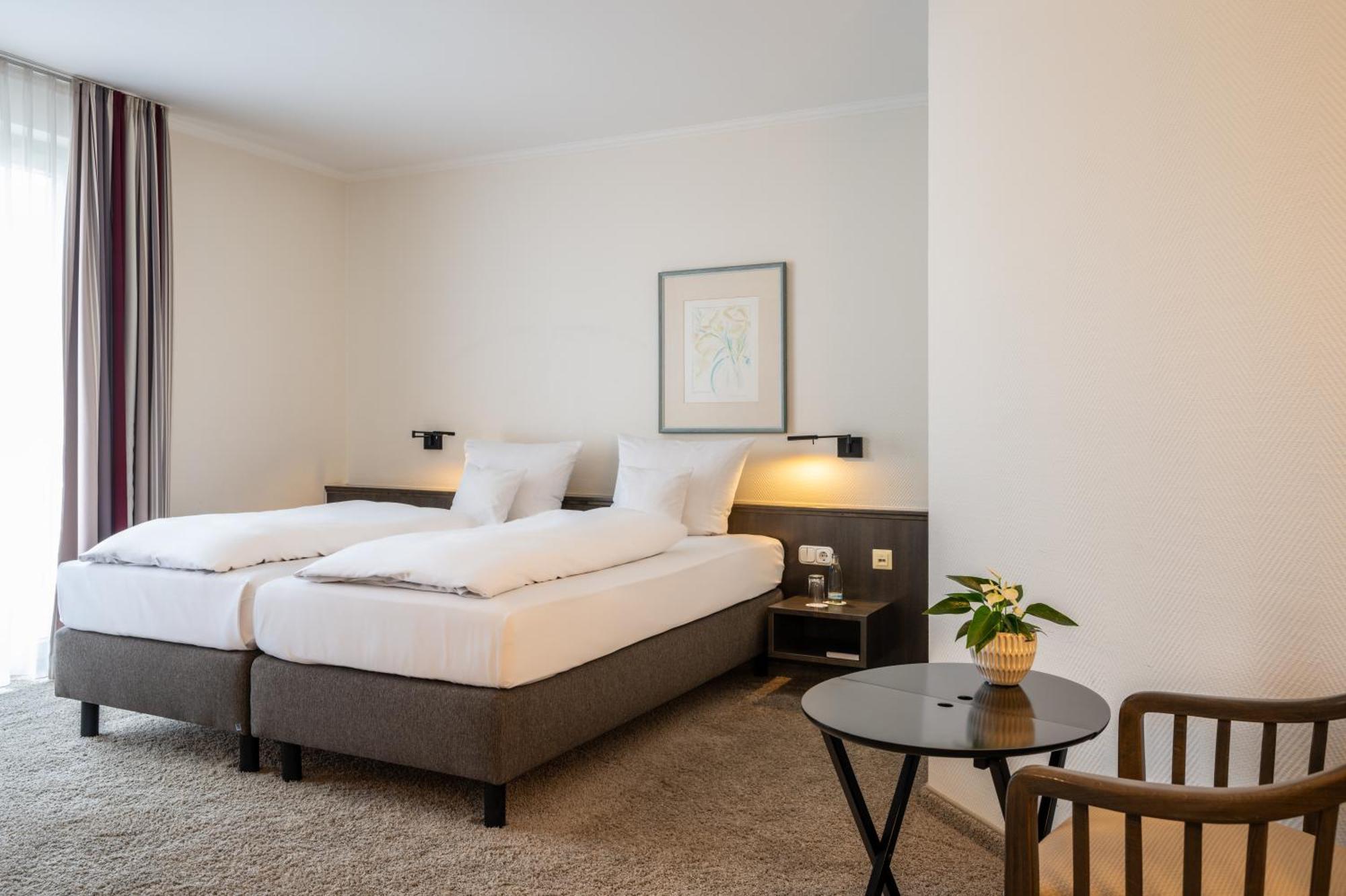 Hotel Herzogspark แฮร์โซเกนเอารัค ภายนอก รูปภาพ