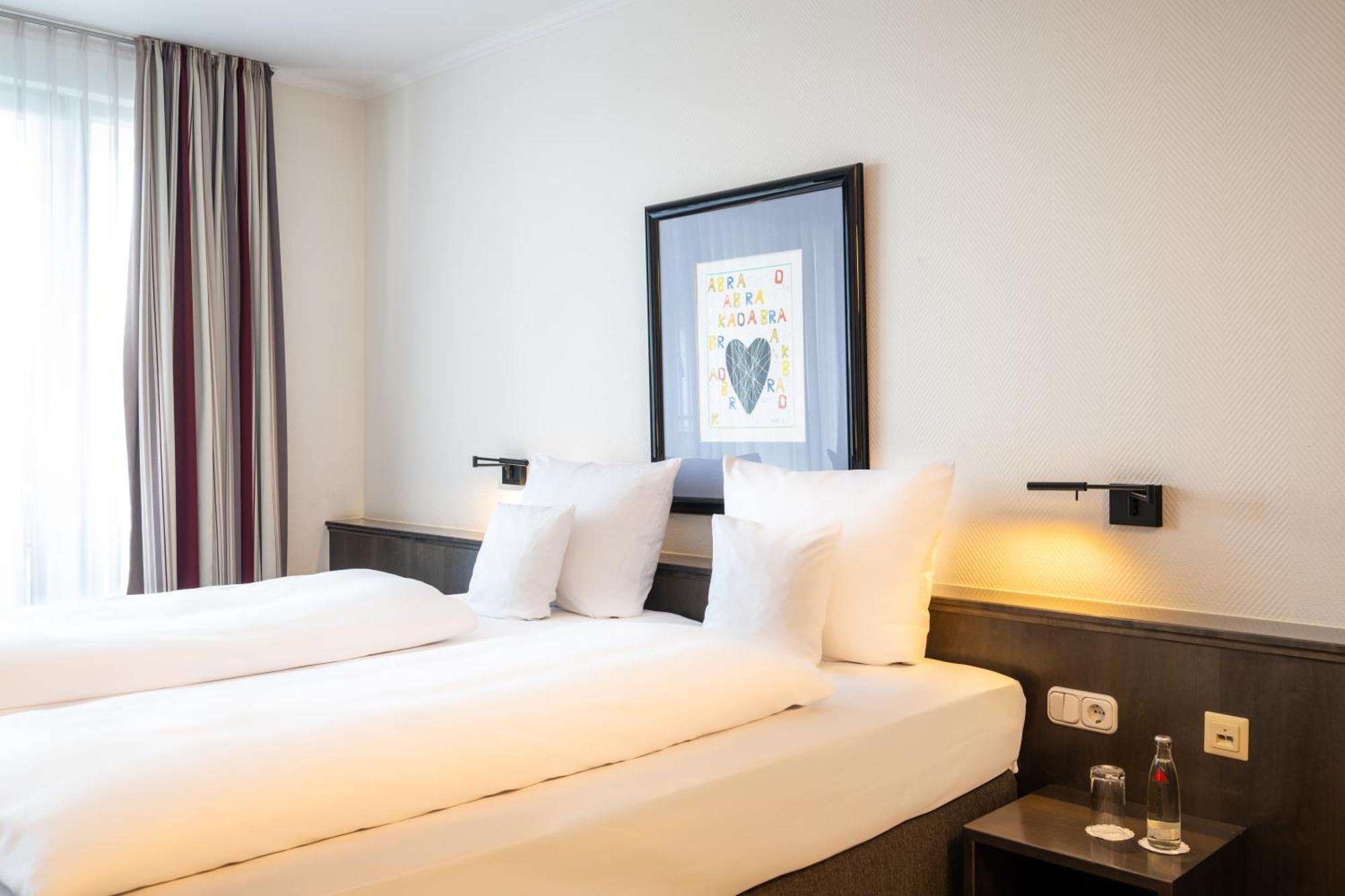 Hotel Herzogspark แฮร์โซเกนเอารัค ภายนอก รูปภาพ