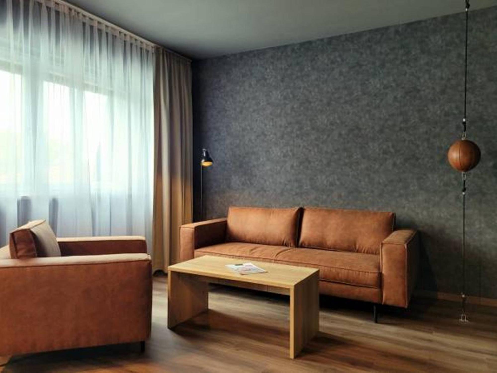 Hotel Herzogspark แฮร์โซเกนเอารัค ภายนอก รูปภาพ